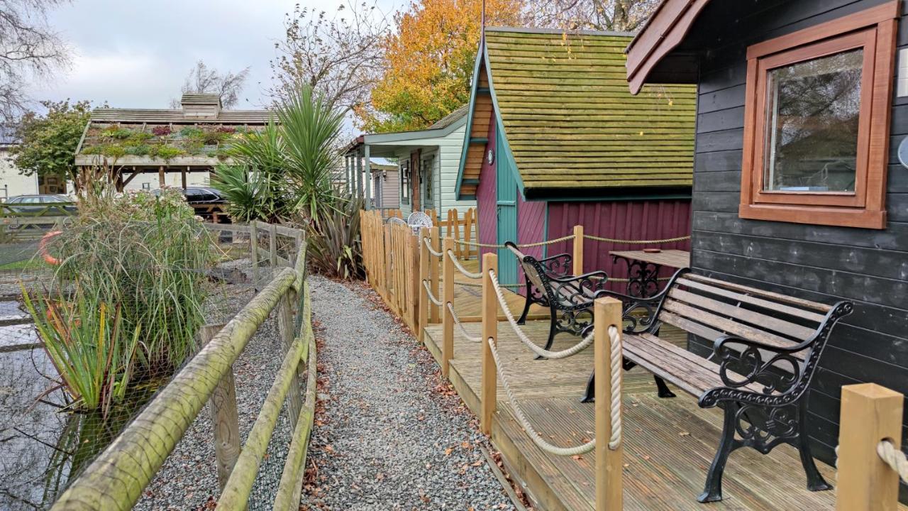 DriffieldSeaways Glamping, Cedarアパートメント エクステリア 写真