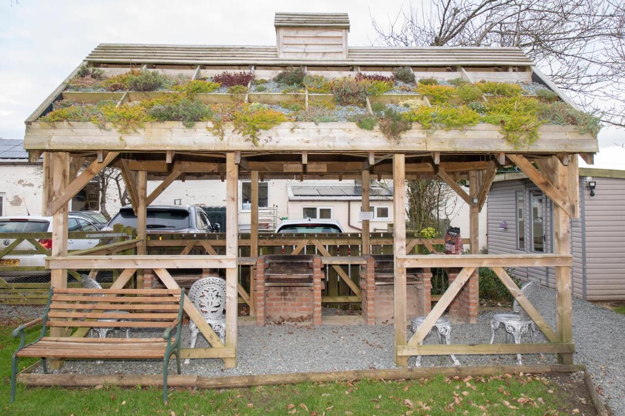 DriffieldSeaways Glamping, Cedarアパートメント エクステリア 写真